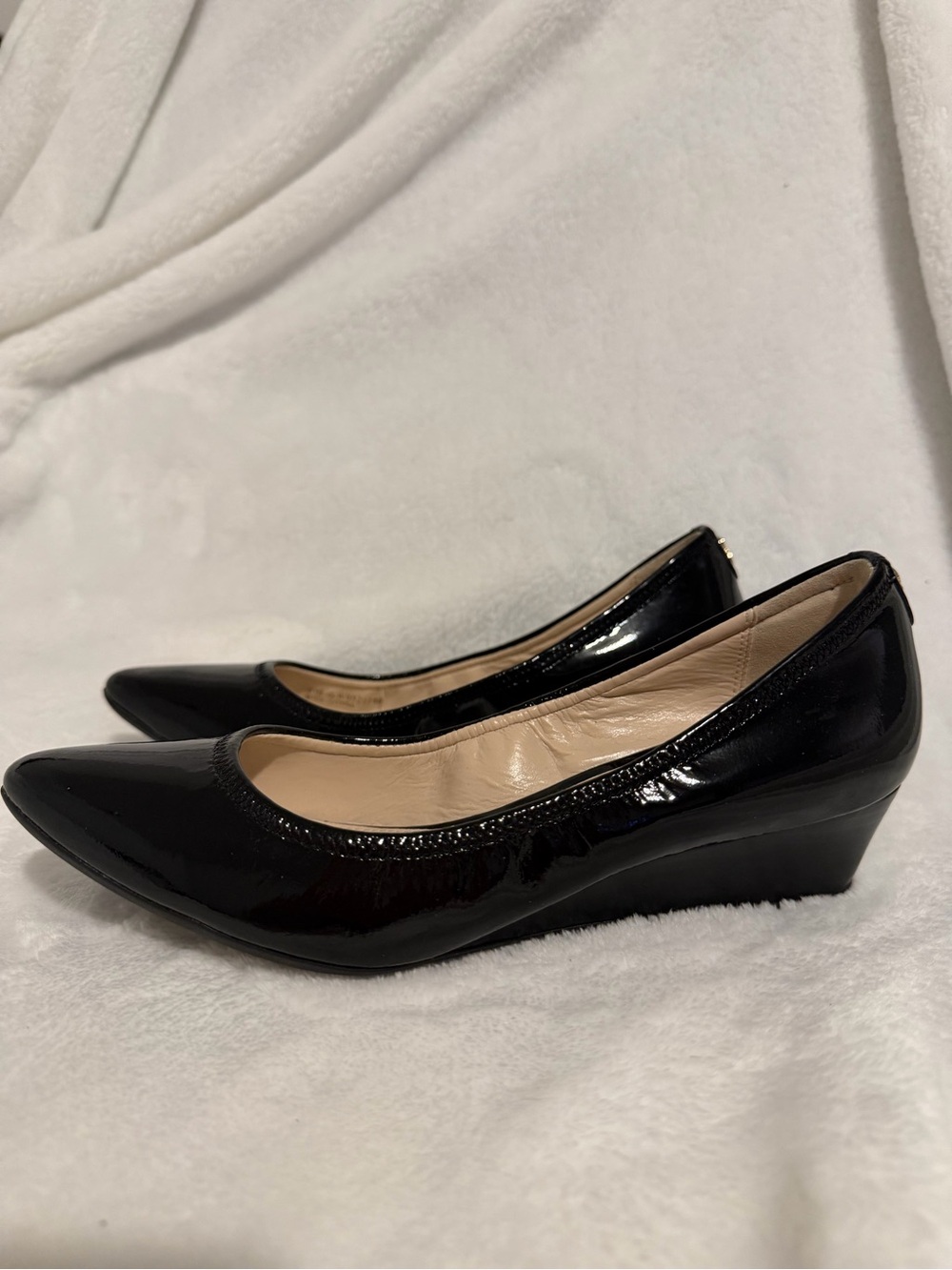 Cole Haan Womens Sadie Wedge Heels Size 6 Black Patent Leather Pointed Toe